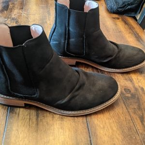 Men's black leather chelsea boots